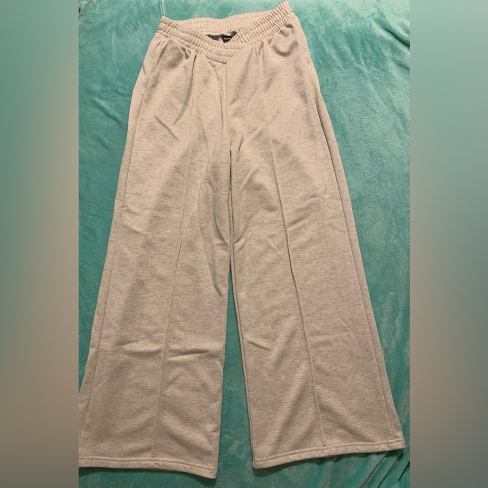 SHEIN Kids Light Gray Sweatpants